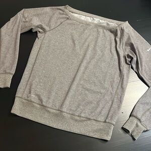 Nike dri fit top women’s small